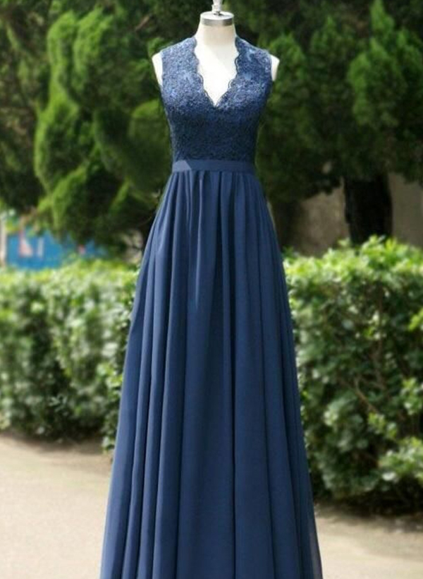 A-Line V-neck Sleeveless Chiffon Bridesmaid Dresses With Appliques Lace