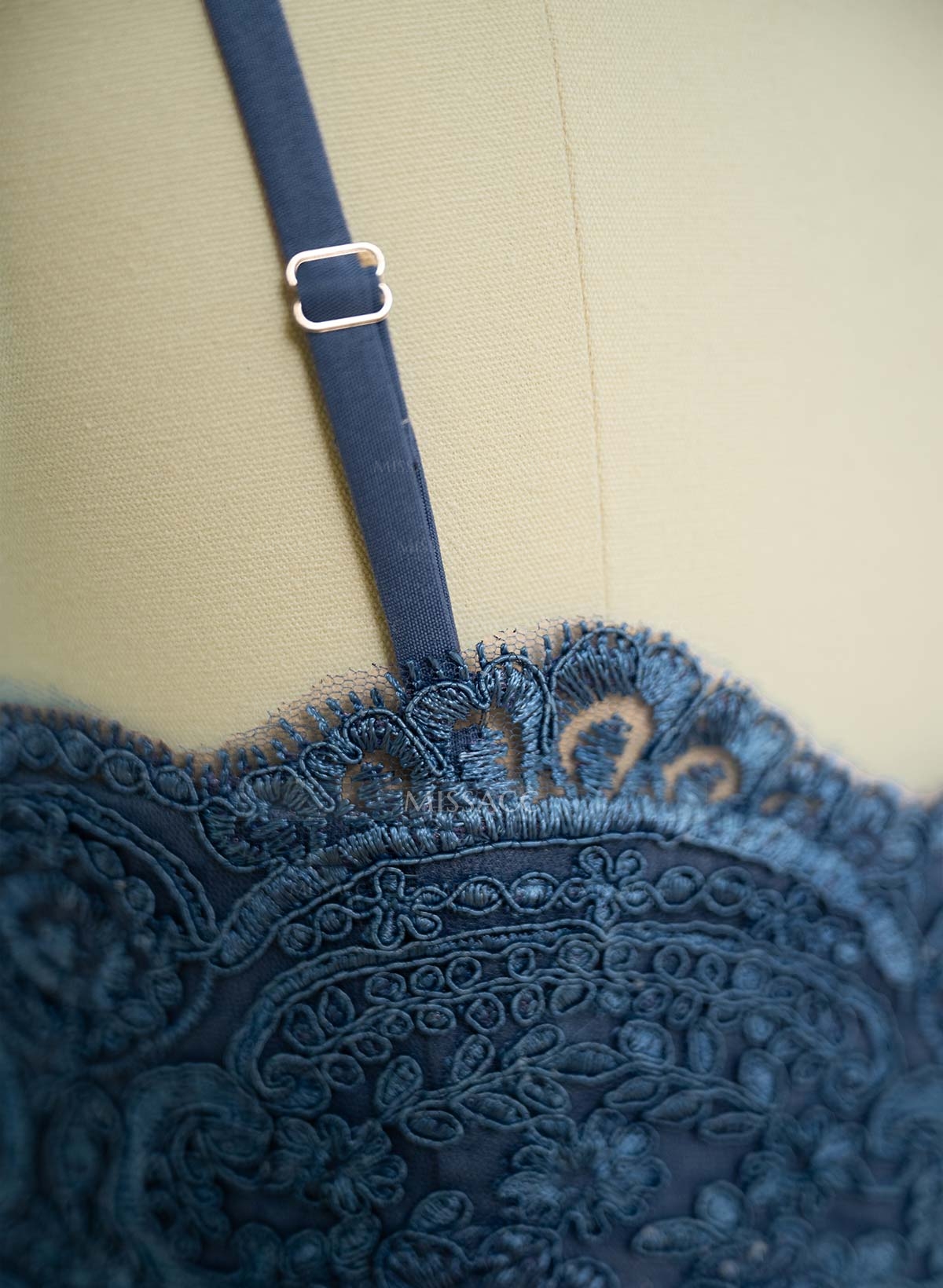 Trumpet/Mermaid Sweetheart Elastic Satin Bridesmaid Dresses With Appliques Lace