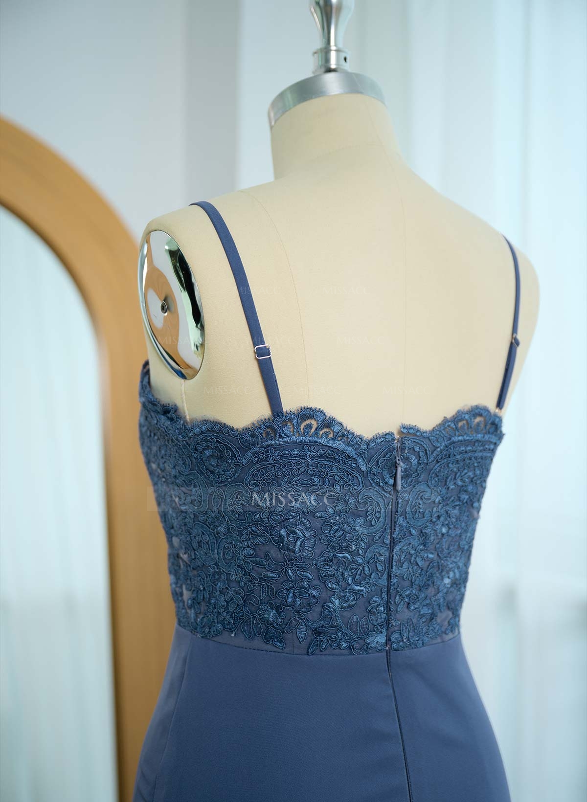 Trumpet/Mermaid Sweetheart Elastic Satin Bridesmaid Dresses With Appliques Lace