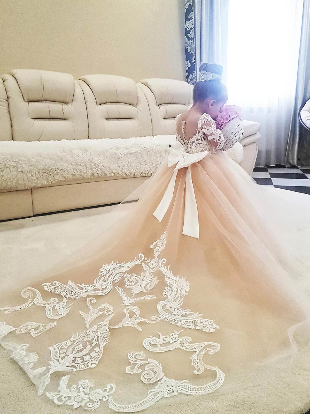 Luxury Bow Accented Ball Gown Princess Tulle Flower Girl Dresses With Lace Applique Luxury Bow Accented Ball Gown Princess Tulle Flower Girl Dresses With Lace Applique
