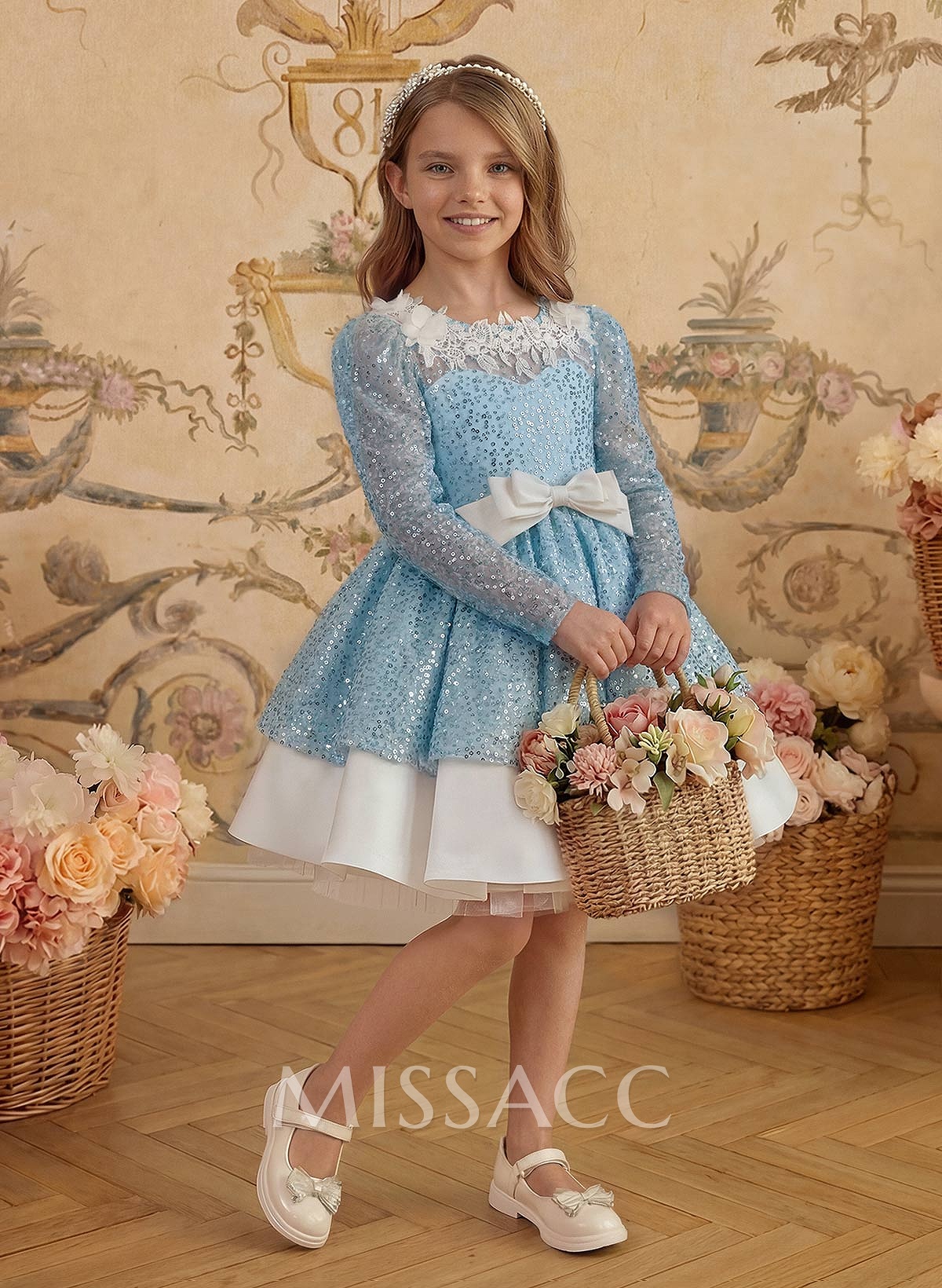 A-Line Scoop Neck Long Sleeves Knee-Length Flower Girl Dresses With Appliques Lace A-Line Scoop Neck Long Sleeves Knee-Length Flower Girl Dresses With Appliques Lace