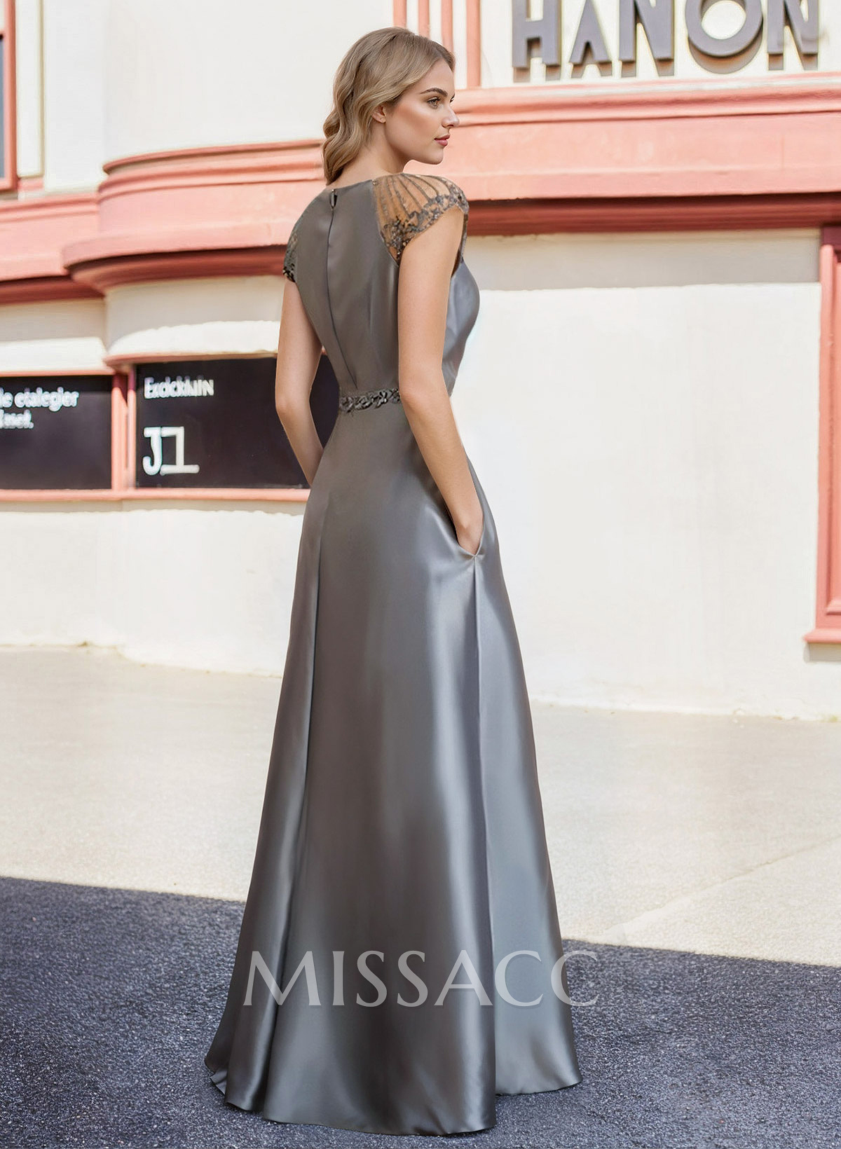 A-Line Satin Mother Of The Bride Dresses With Pockets/Rhinestone