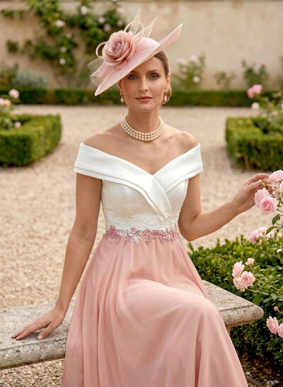 A-Line Chiffon/Satin Mother Of The Bride Dresses With Appliques Lace