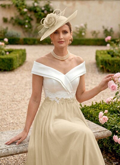 A-Line Chiffon/Satin Mother Of The Bride Dresses With Appliques Lace
