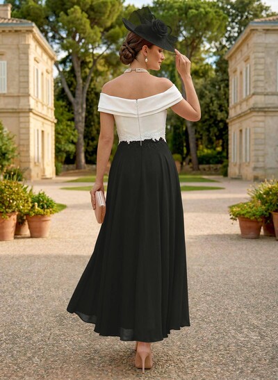 A-Line Chiffon/Satin Mother Of The Bride Dresses With Appliques Lace