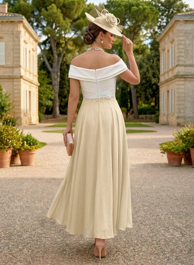 A-Line Chiffon/Satin Mother Of The Bride Dresses With Appliques Lace
