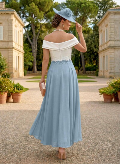 A-Line Chiffon/Satin Mother Of The Bride Dresses With Appliques Lace