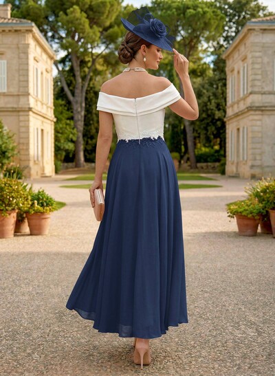 A-Line Chiffon/Satin Mother Of The Bride Dresses With Appliques Lace
