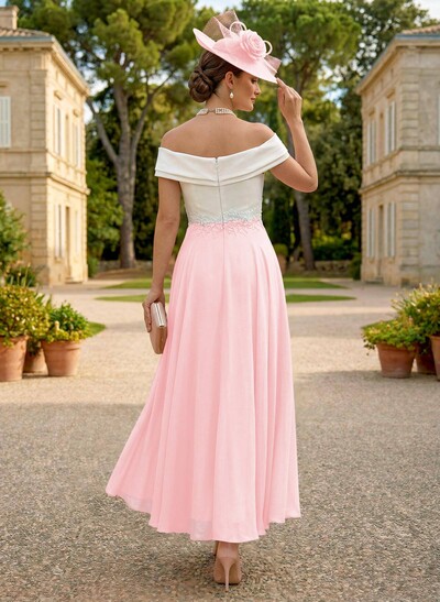 A-Line Chiffon/Satin Mother Of The Bride Dresses With Appliques Lace