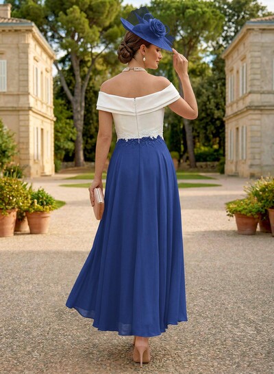 A-Line Chiffon/Satin Mother Of The Bride Dresses With Appliques Lace