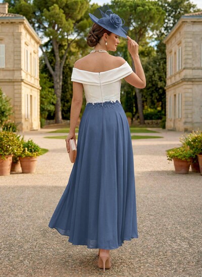 A-Line Chiffon/Satin Mother Of The Bride Dresses With Appliques Lace