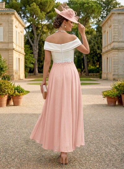 A-Line Chiffon/Satin Mother Of The Bride Dresses With Appliques Lace