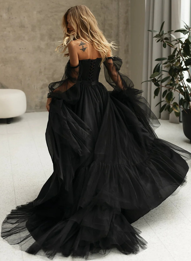 Corset Noir Princesse Manches Longues Robes De Mariée Avec Hors-La-Épaule
