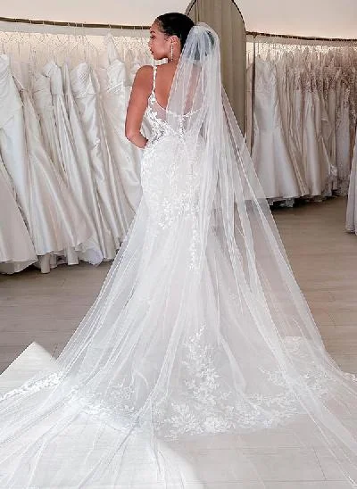Trumpet/Mermaid V-Neck Sleeveless Lace/Tulle Wedding Dresses With Appliques Lace