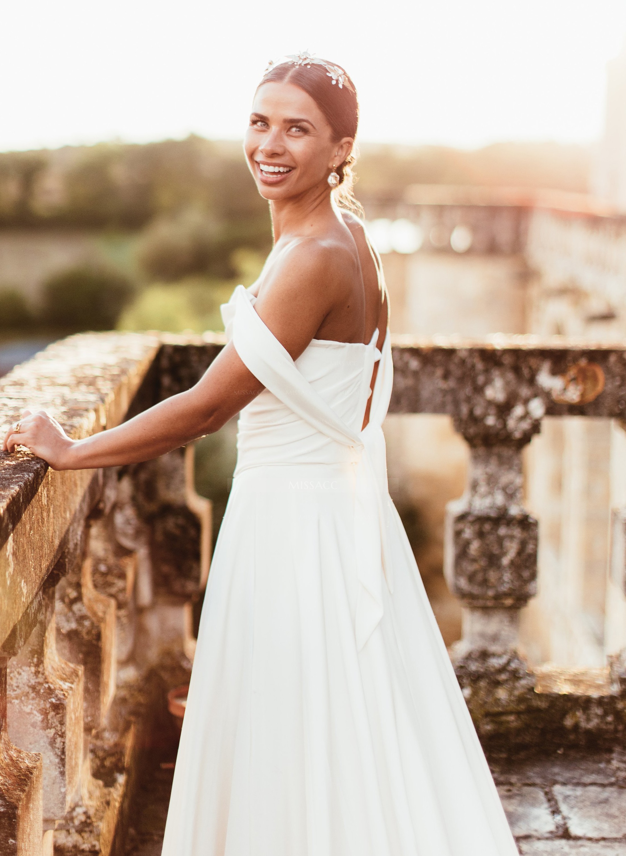 Modern Off-the-Shoulder Princess Wedding Dresses