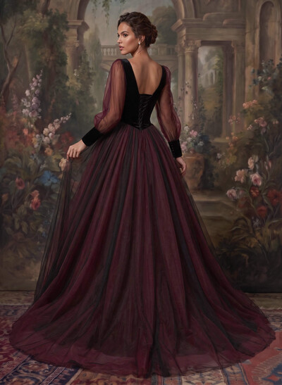 Ball-Gown V-Neck Long Sleeves Vintage Tulle/Velvet Black Red Gothic Wedding Dresses