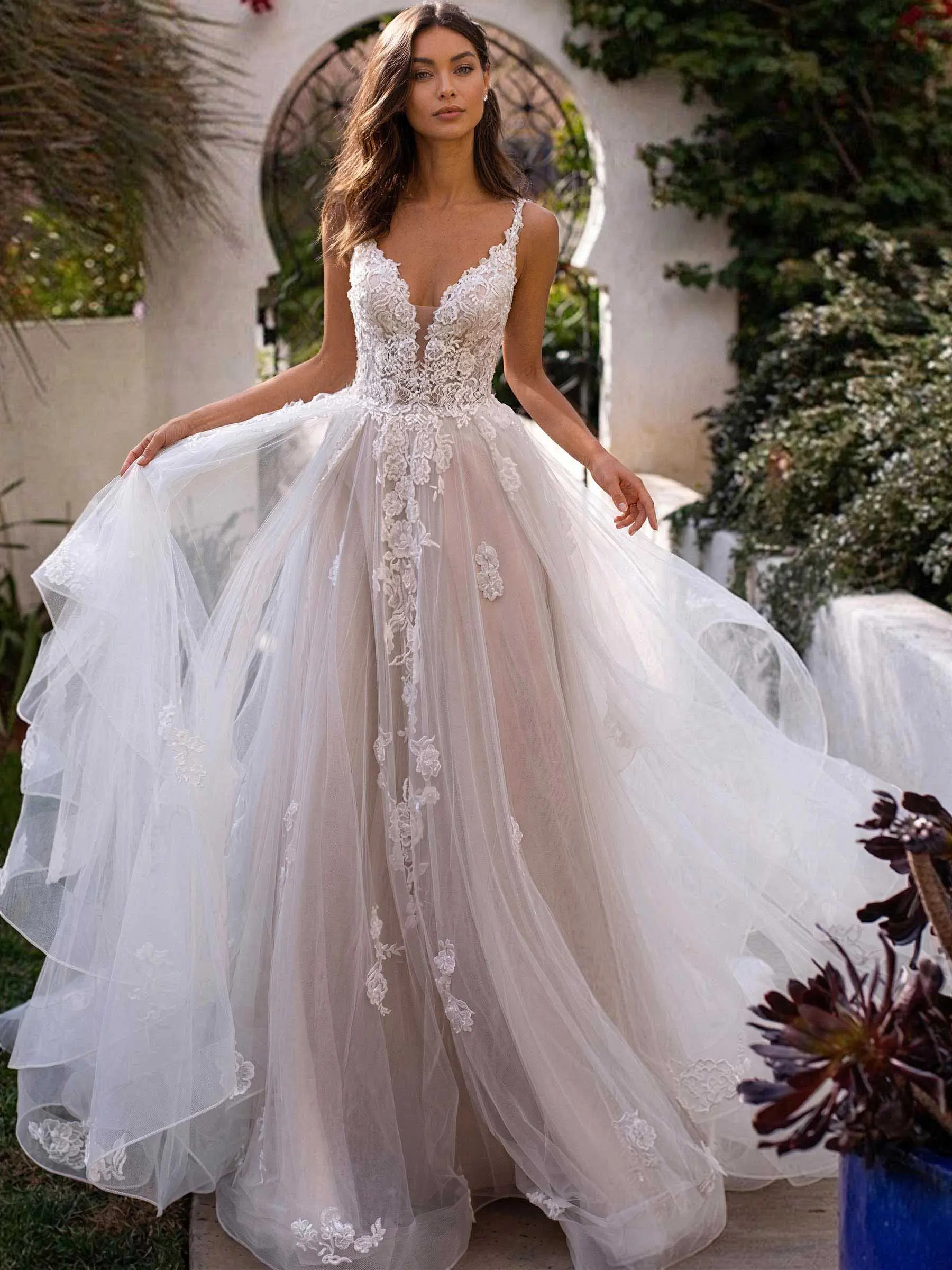 Princess Lace V-Neck Backless Wedding Dresses With Cascading Ruffles Princess Lace V-Neck Backless Wedding Dresses With Cascading Ruffles