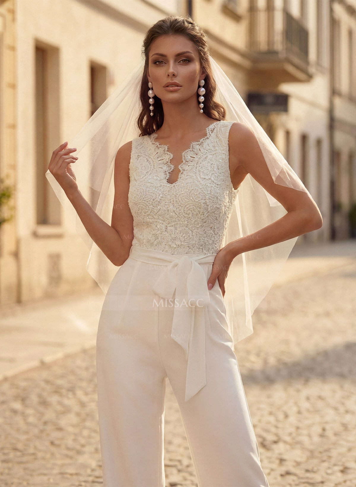 Jumpsuit/Pantsuit V-Neck Sleeveless Elegant Lace/Elastic Satin Wedding Dresses