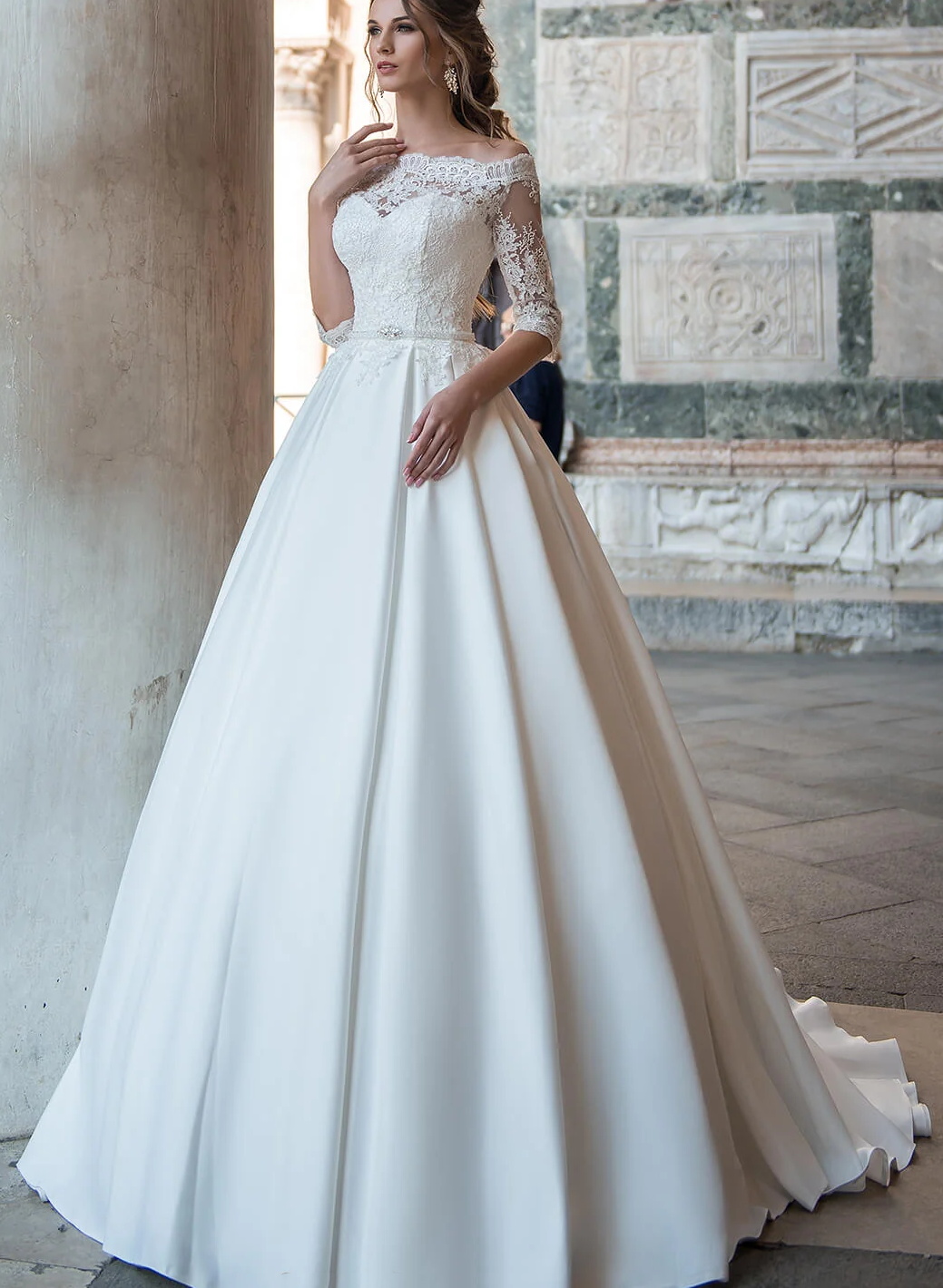 Classic Off-The-Shoulder Ball-Gown Wedding Dresses With Sleeves
