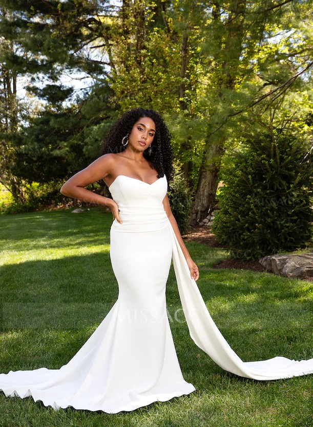 Simple Strapless Trumpet/Mermaid Wedding Dresses