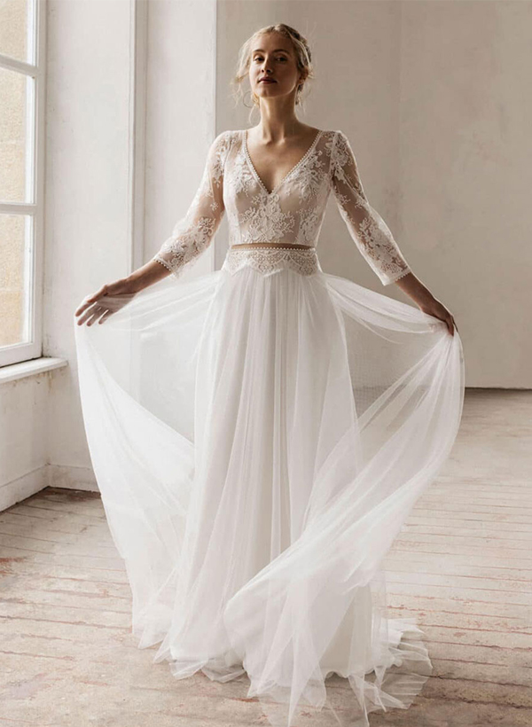 A-Line V-neck 3/4 Sleeves  Vintage Tulle Wedding Dresses With Appliques Lace