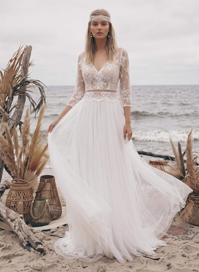 A-Line V-Neck 3/4 Sleeves Vintage Tulle Wedding Dresses With Appliques Lace