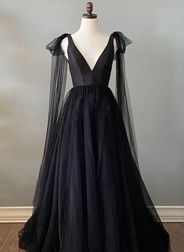 Black Lace A-Line Chapel Train Wedding Dresses With V-neck Sleeveless