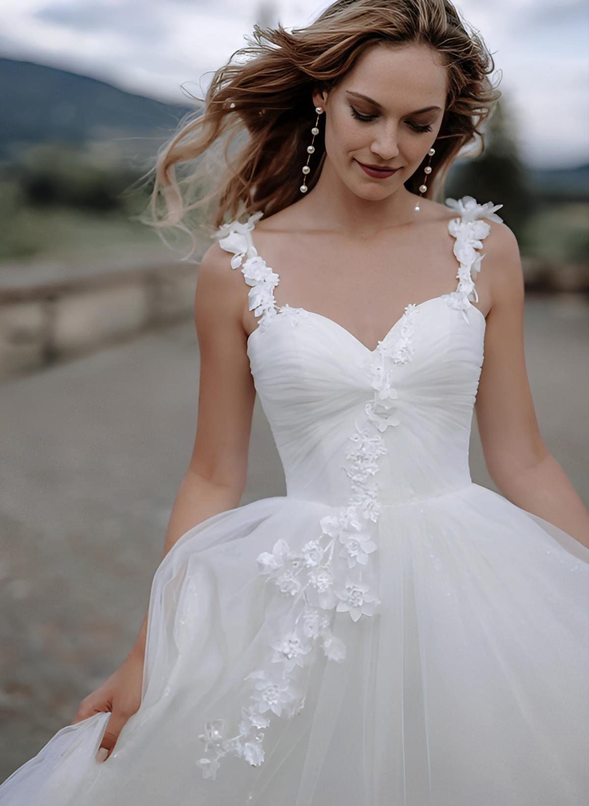 A-Line Sweetheart Sleeveless Court Train Tulle Wedding Dresses With Appliques Lace