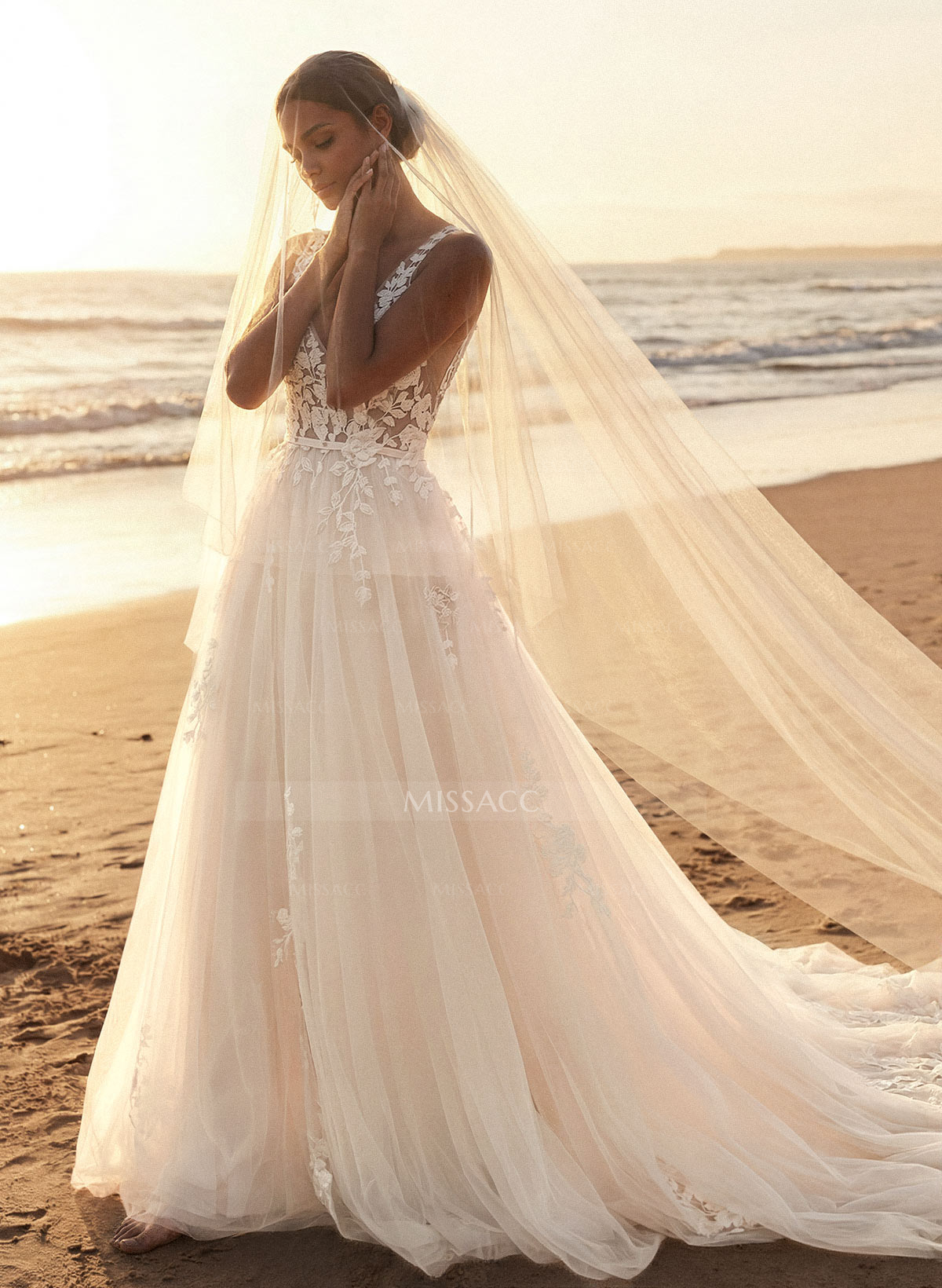 Boho A-Line V-Neck Vintage Tulle Wedding Dresses With Appliques Lace
