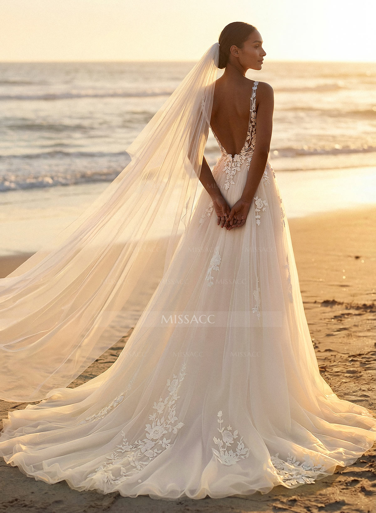 Boho A-Line V-Neck Vintage Tulle Wedding Dresses With Appliques Lace
