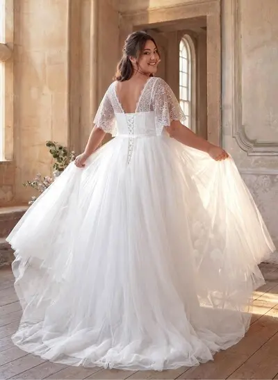 A-Line V-Neck Short Sleeves Court Train Lace/Tulle Wedding Dresses With Appliques Lace