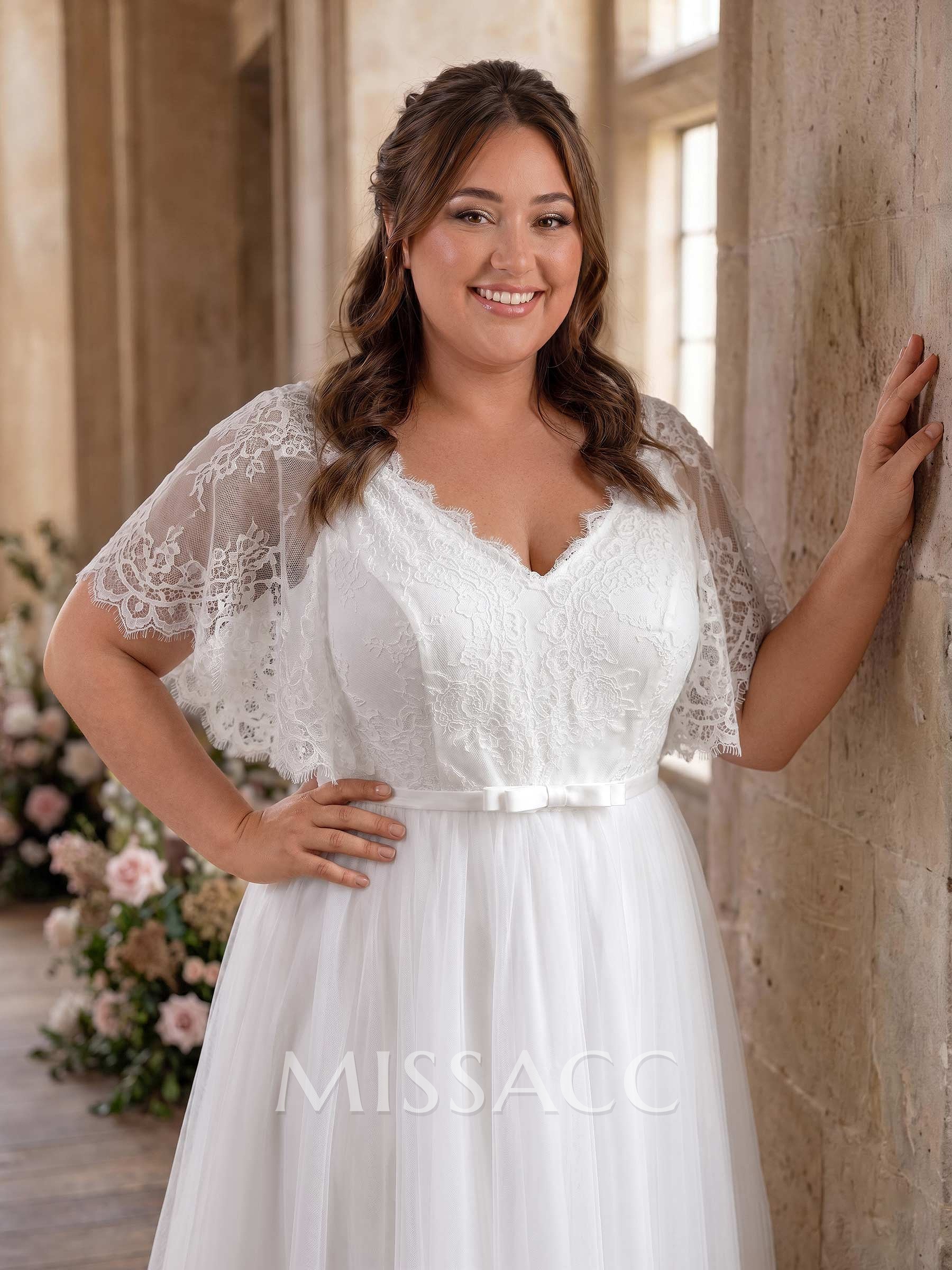 A-Line V-Neck Short Sleeves Court Train Lace/Tulle Wedding Dresses With Appliques Lace