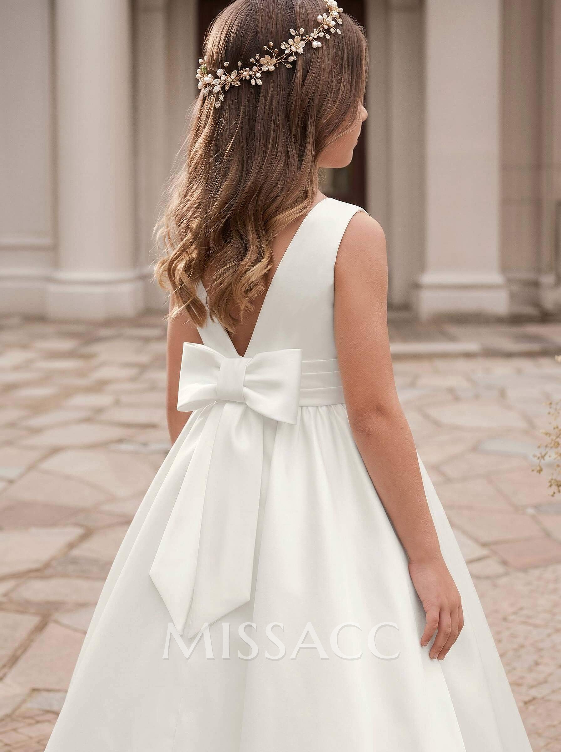 A-Line Scoop Neck Sleeveless Satin Flower Girl Dresses With Bow(s) A-Line Scoop Neck Sleeveless Satin Flower Girl Dresses With Bow(s)