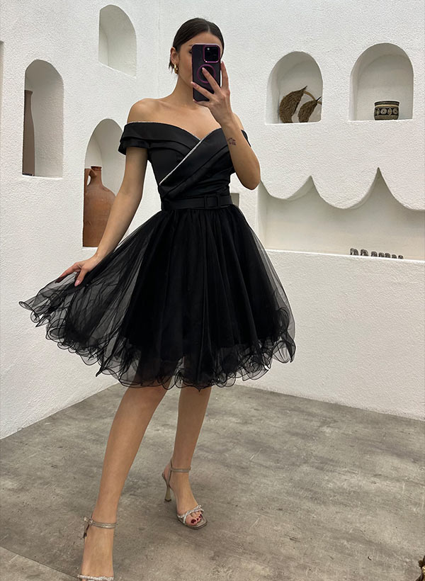 A-Line Off-The-Shoulder Sleeveless Homecoming Dresses