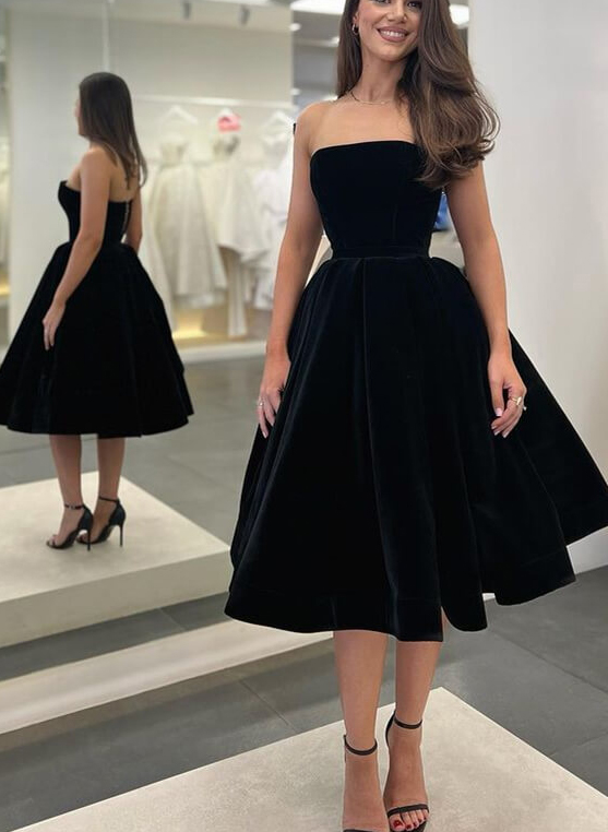 Strapless Velvet A-Line Black Homecoming Dresses
