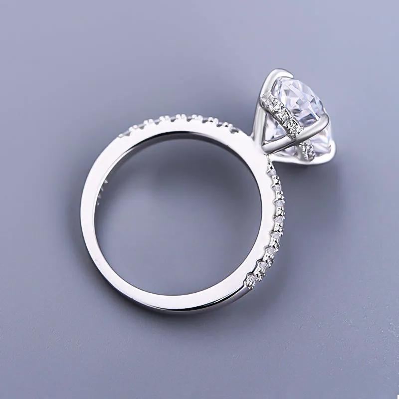 Classic Oval Cut Engagement Ring For Woman In Sterling Silver