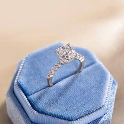 Exquisite Yellow Gold 2.0 Carat Cushion Cut Engagement Ring