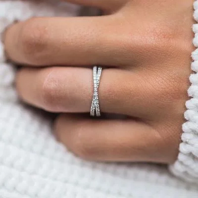Classic X Criss Cross Wedding Ring for Women