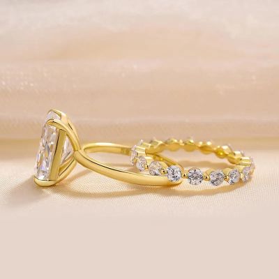 Stunning Yellow Gold Radiant Cut Wedding Ring Set For Women