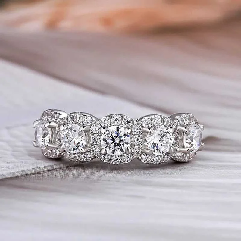 Fashion 4*4mm Round Cut Moissanite Wedding Bands In Sterling Silver