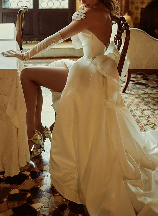 A-Line Strapless Sleeveless Asymmetrical Satin Wedding Dresses With Bow(s)