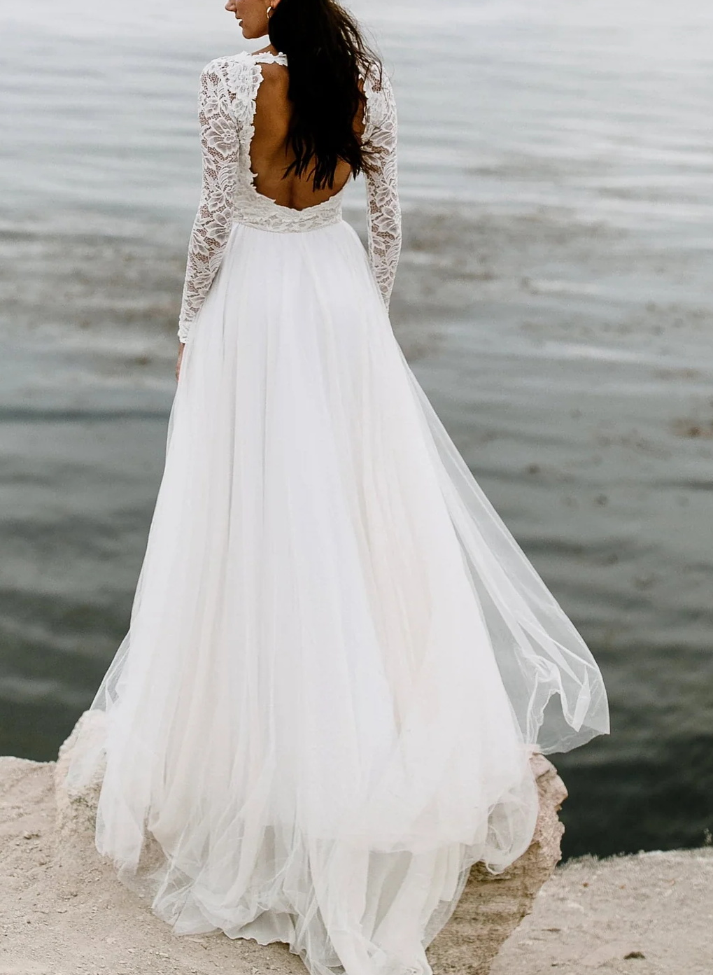 Boho Lace A-Line Open Back Long Sleeves Wedding Dresses With Tulle