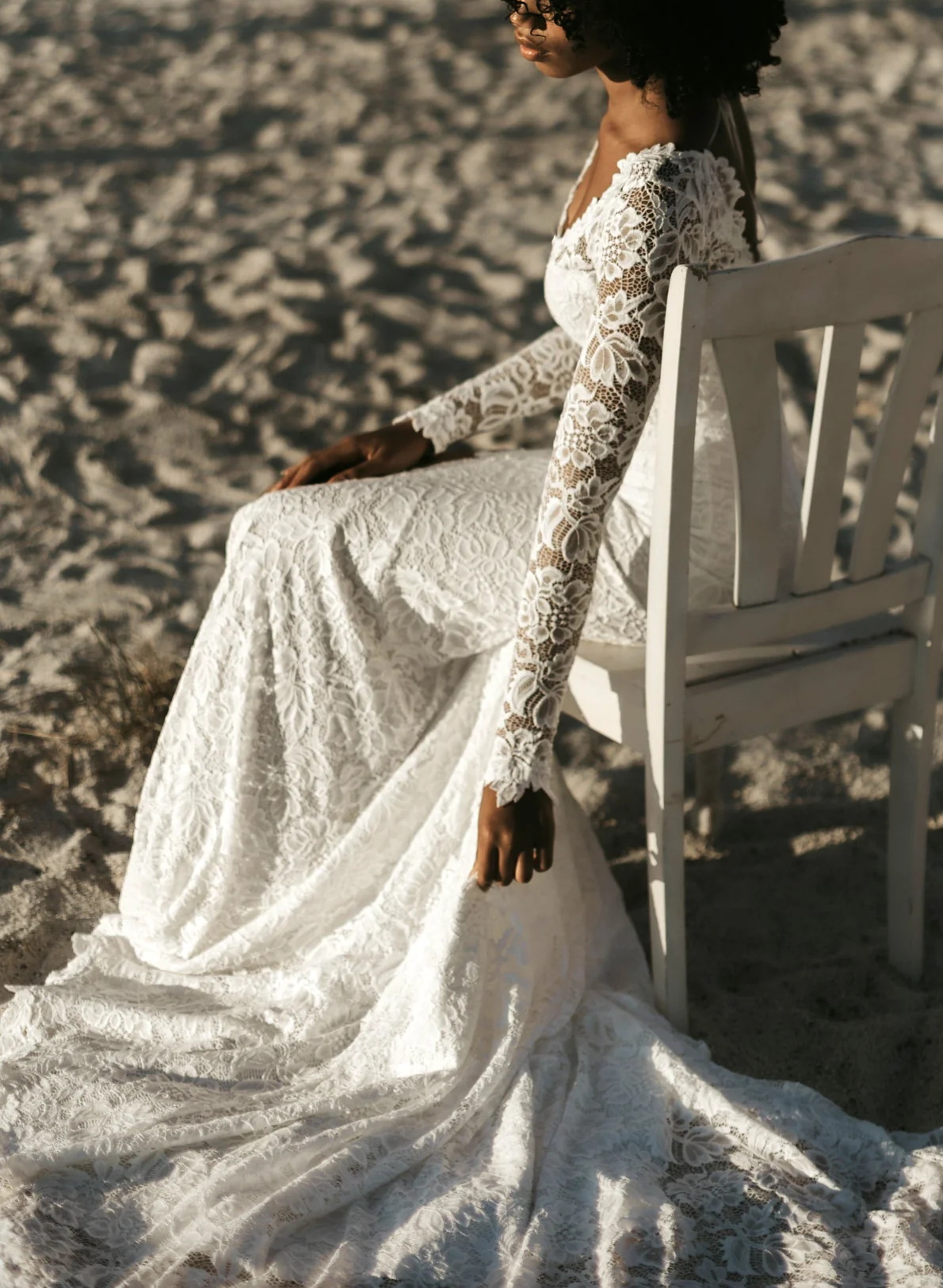 Lace Trumpet/Mermaid V-Neck Slit Wedding Dresses With Long Sleeves