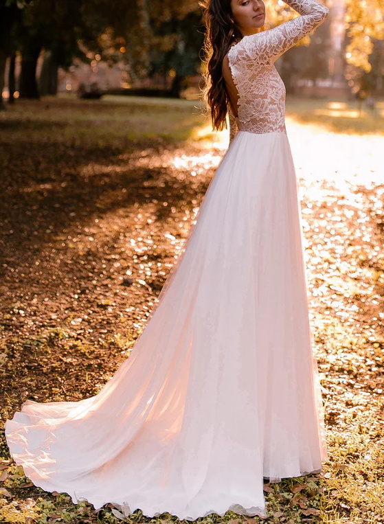Boho Beach Lace Open Back A-Line Wedding Dresses With Long Sleeves