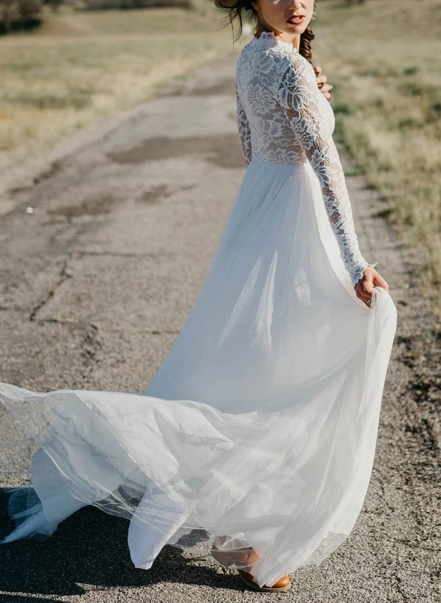 Boho Beach Lace Tulle A-Line Wedding Dresses With Long Sleeves