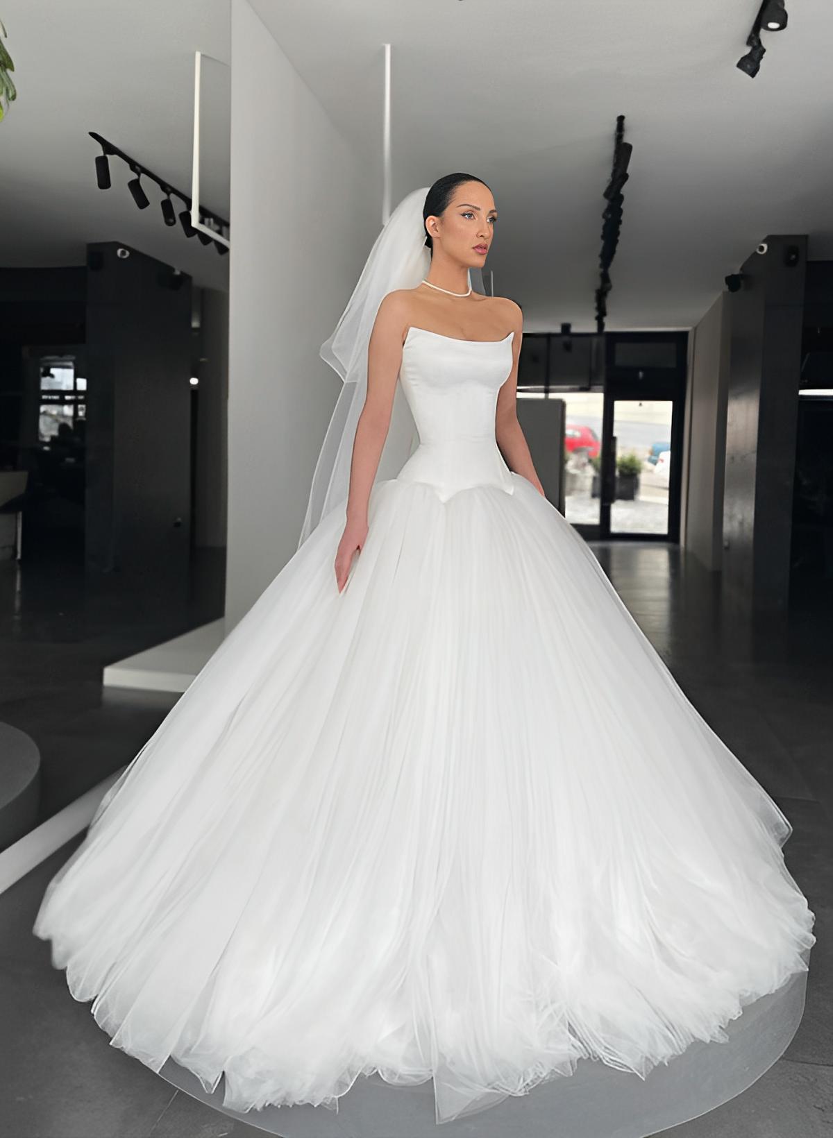 Ball-Gown Sleeveless Sweep Train Satin/Tulle Wedding Dresses