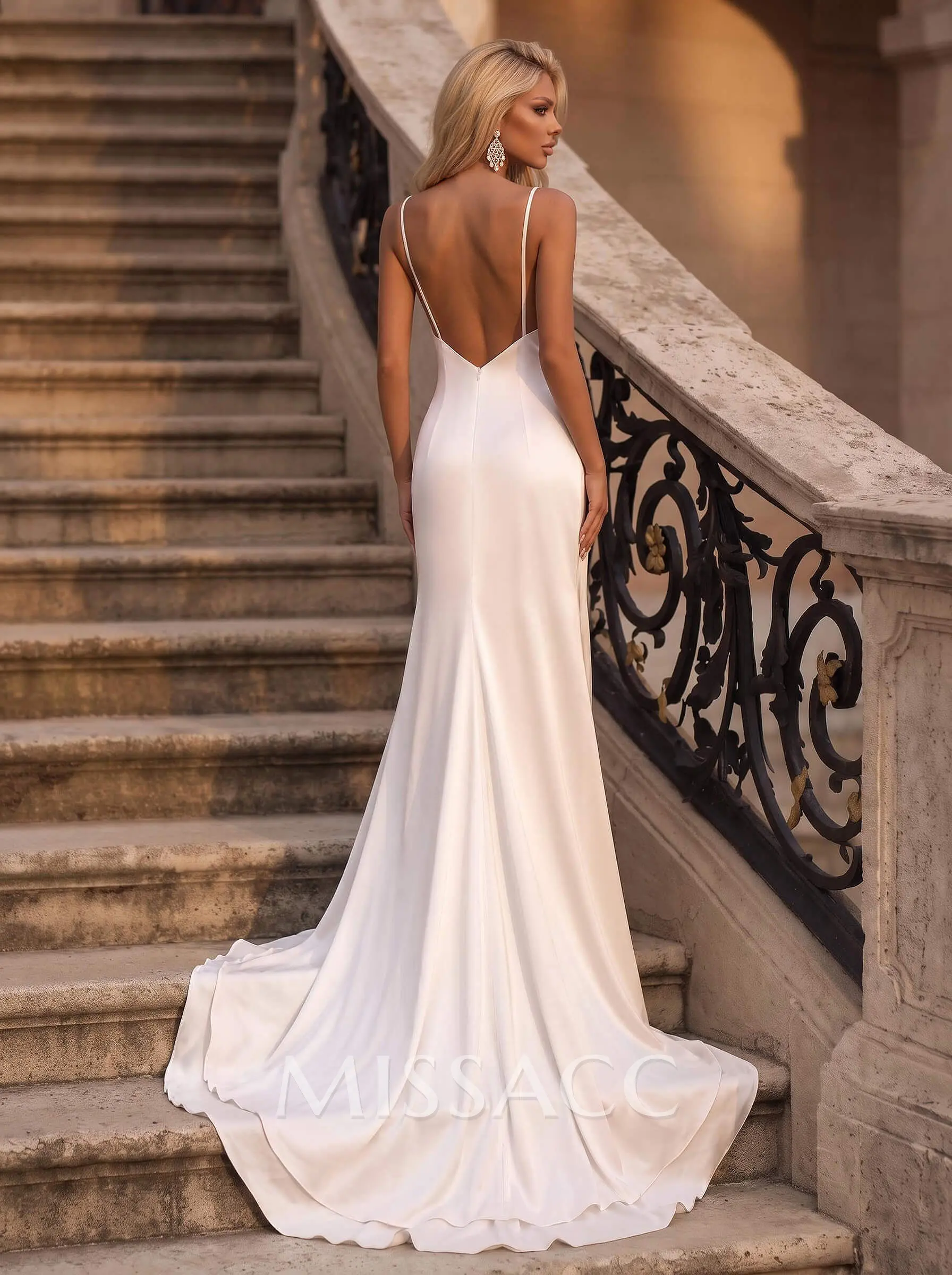 Sexy Boho Backless V-Neck Wedding Dresses With Silk Like Satin