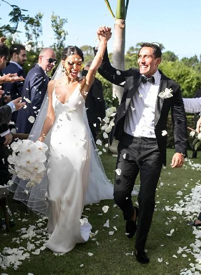 Sexy V-Neck Spaghetti Straps Silk Like Satin Wedding Dresses With Sweep Train