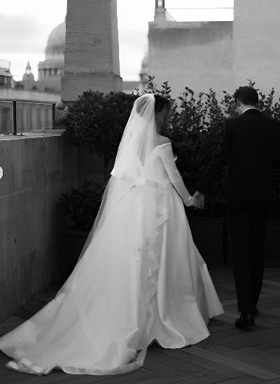 Elegant Ball-Gown Long Sleeves Off-The-Shoulder Wedding Dresses