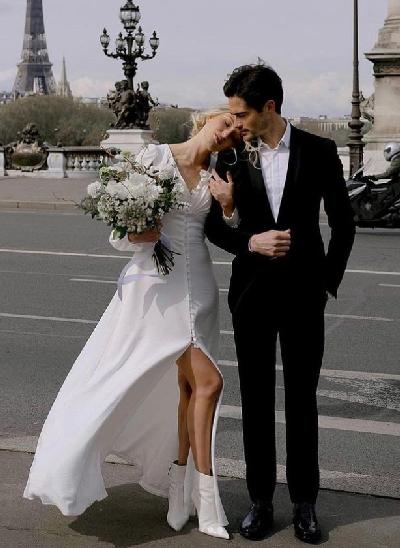 Elopement Minimalist Long Sleeves Wedding Dresses With Floor-Length